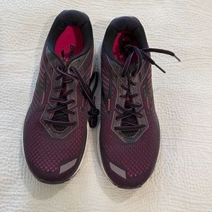 NWOT Women's Brooks Ghost 12